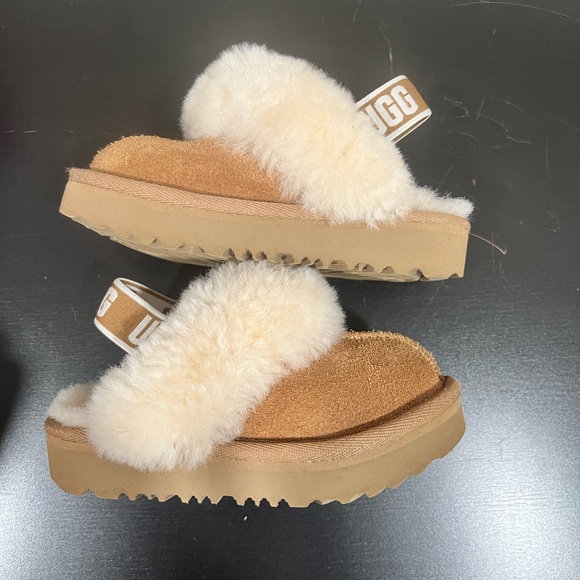 UGG Funkette Toddler Slipper in Chestnut - Picture 4 of 6